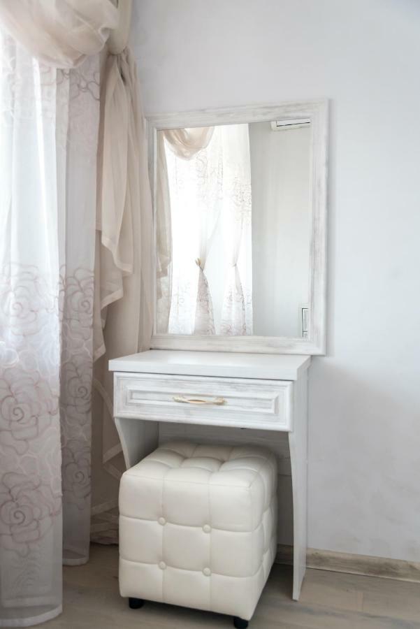 Spacious And Cozy Apartment In Bishkek Center Bagian luar foto