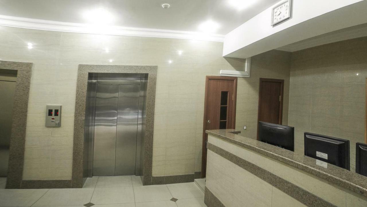 Spacious And Cozy Apartment In Bishkek Center Bagian luar foto